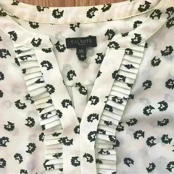 Talbots Sleeveless Blouse Size MP White with Black Design V neck ruffle collar - Picture 7 of 8